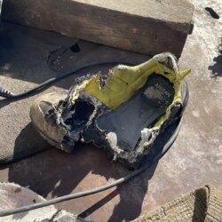 Isparta’da Yolda Kalan Otomobili Çekerken Ayağı Halata Sıkıştı