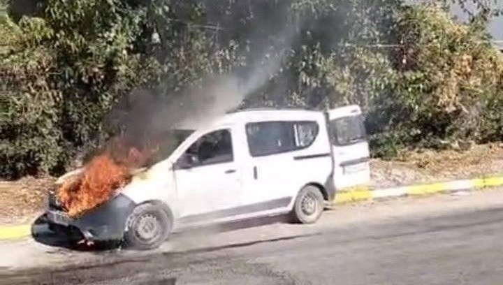 arac seyir halindeyken alev aldi g3BgttqQ