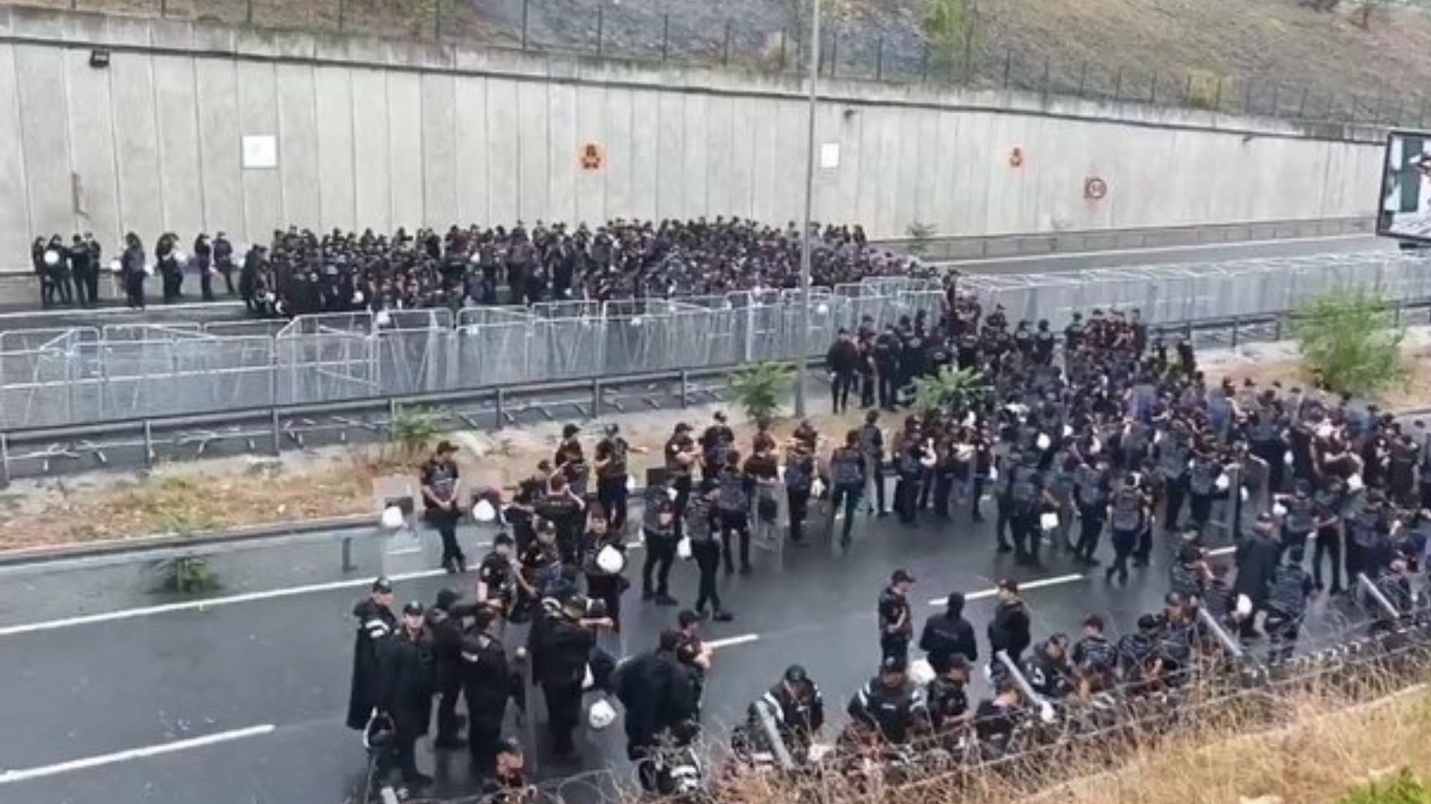 chpden gursel tekine delegelerin ozgur iradesiyle secilmeden mazbatasini almadan hic kimse o koltuga oturamaz 9yKEMTRR