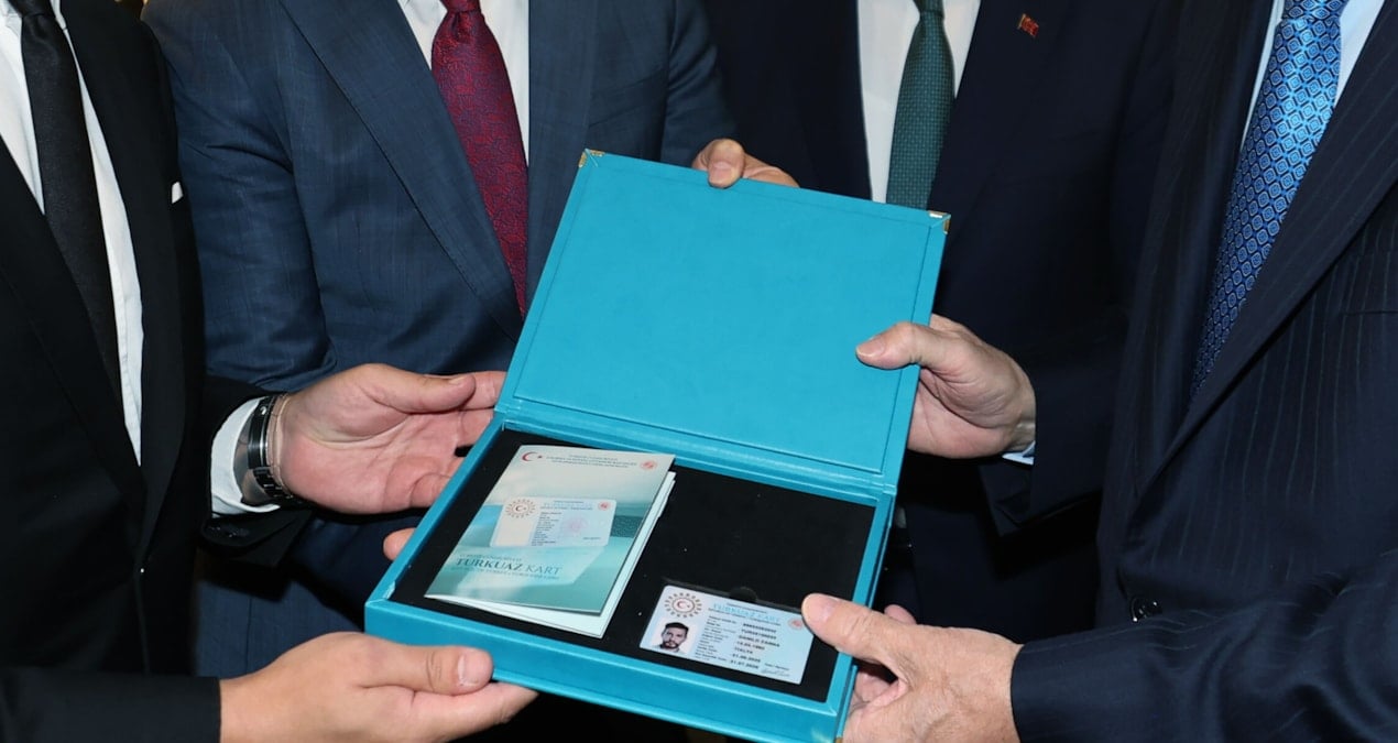 erdogandan danilo sefe turkuaz kart b8j9sOTX