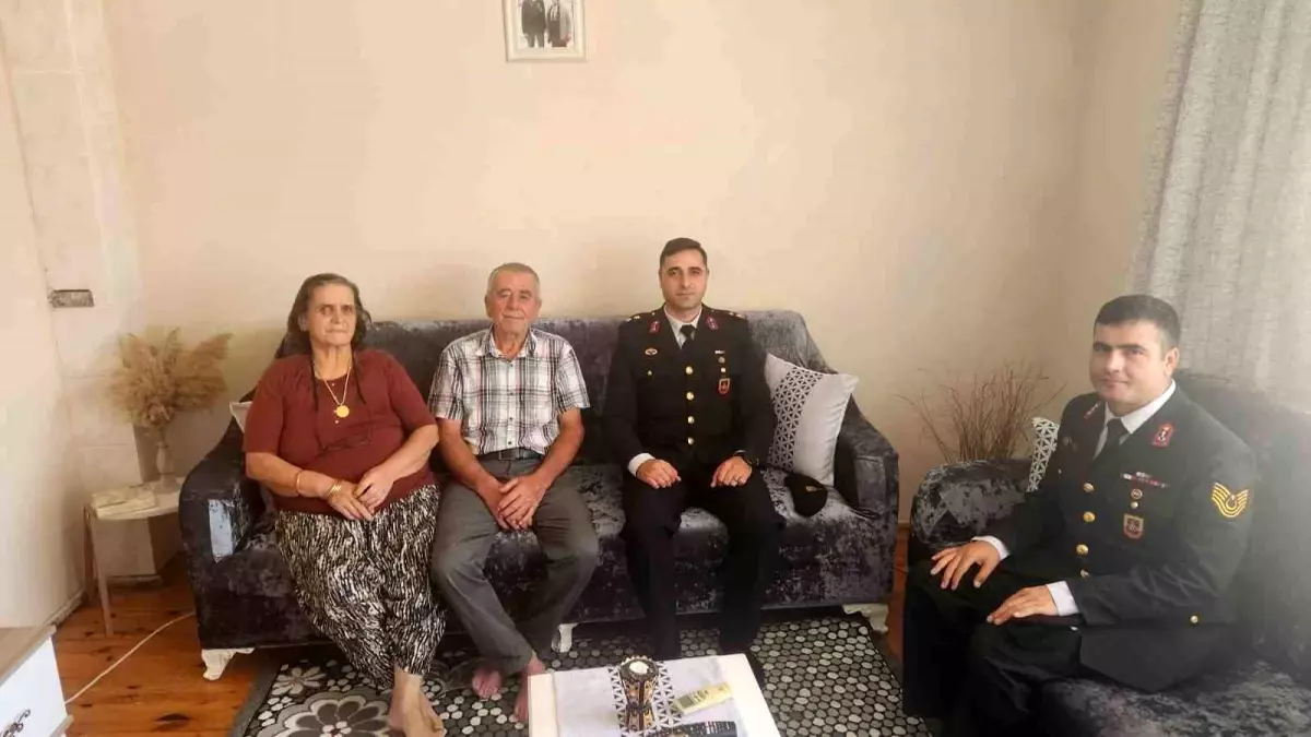 jandarma kibris gazilerini ziyaret etti s7Tl6i5J