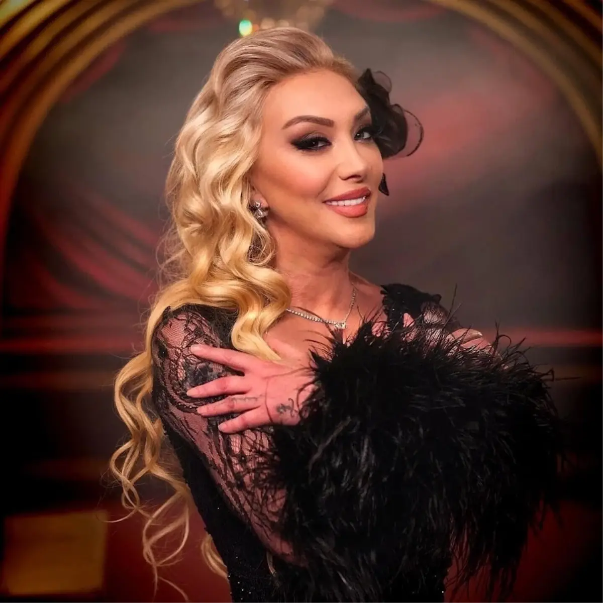 unlu sanatci gullu hayatini kaybetti YlUUMM8p