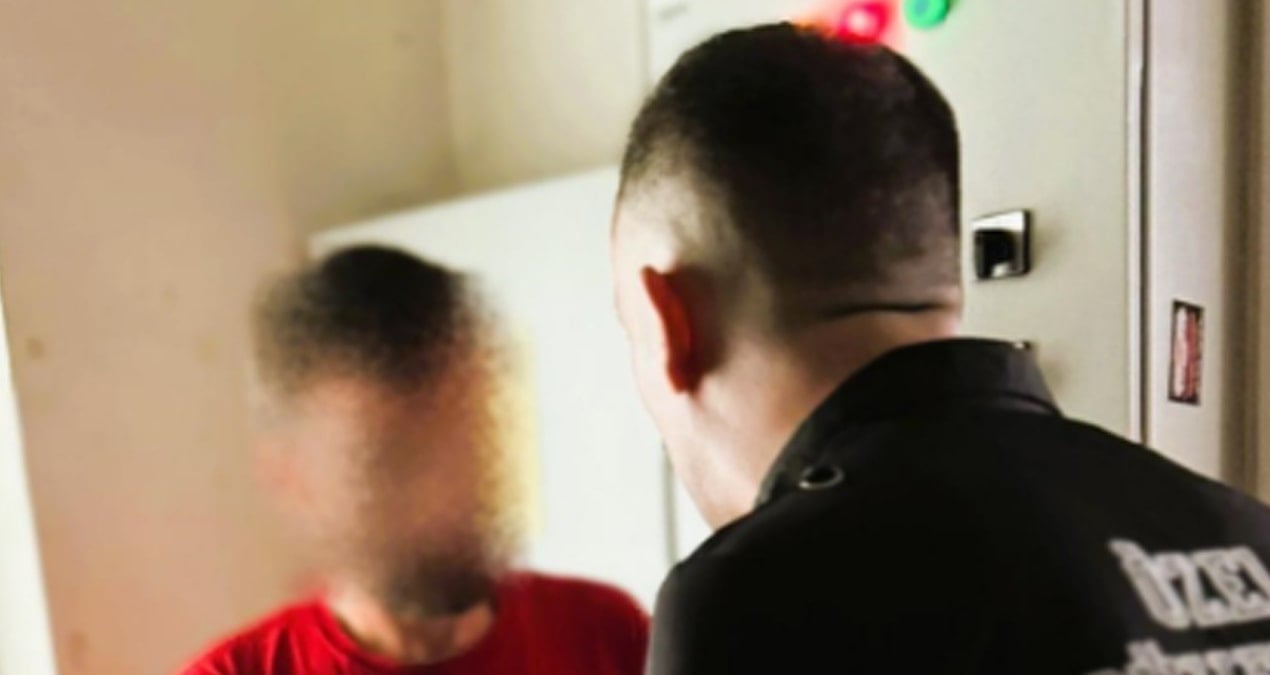 yolculari asansorde mahsur birakiyordu boyle yakalandi mdnrb5C6