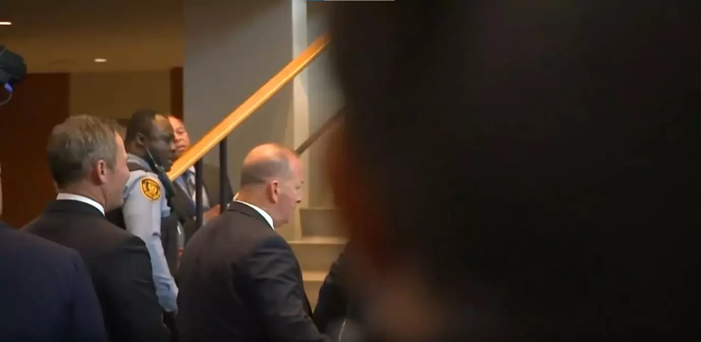 yuruyen merdiven trump binecekken arizalandi bJwV3G9t