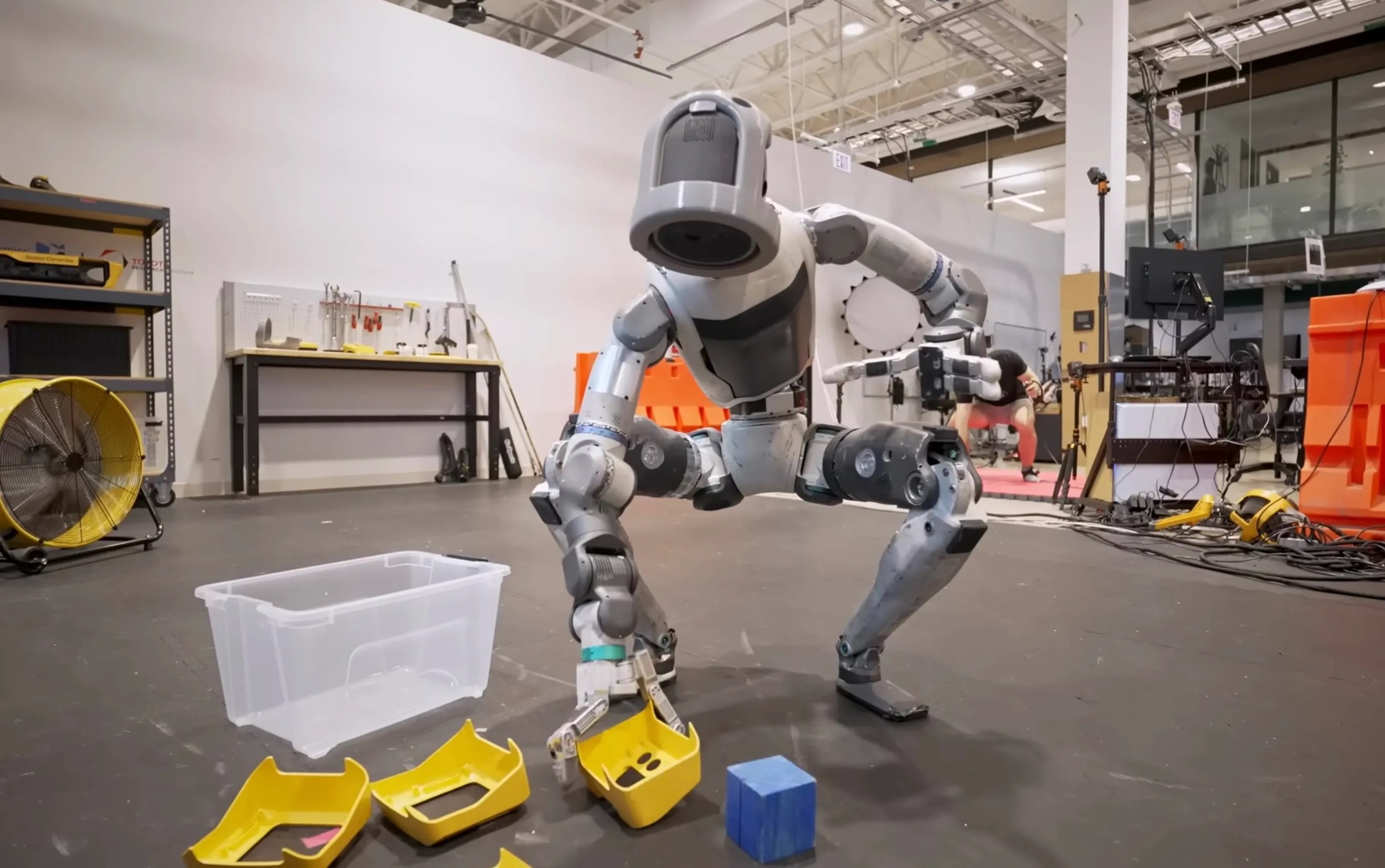 boston dynamics atlasa uc parmakli yeni el sistemi kazandirdi j2dEZlPG