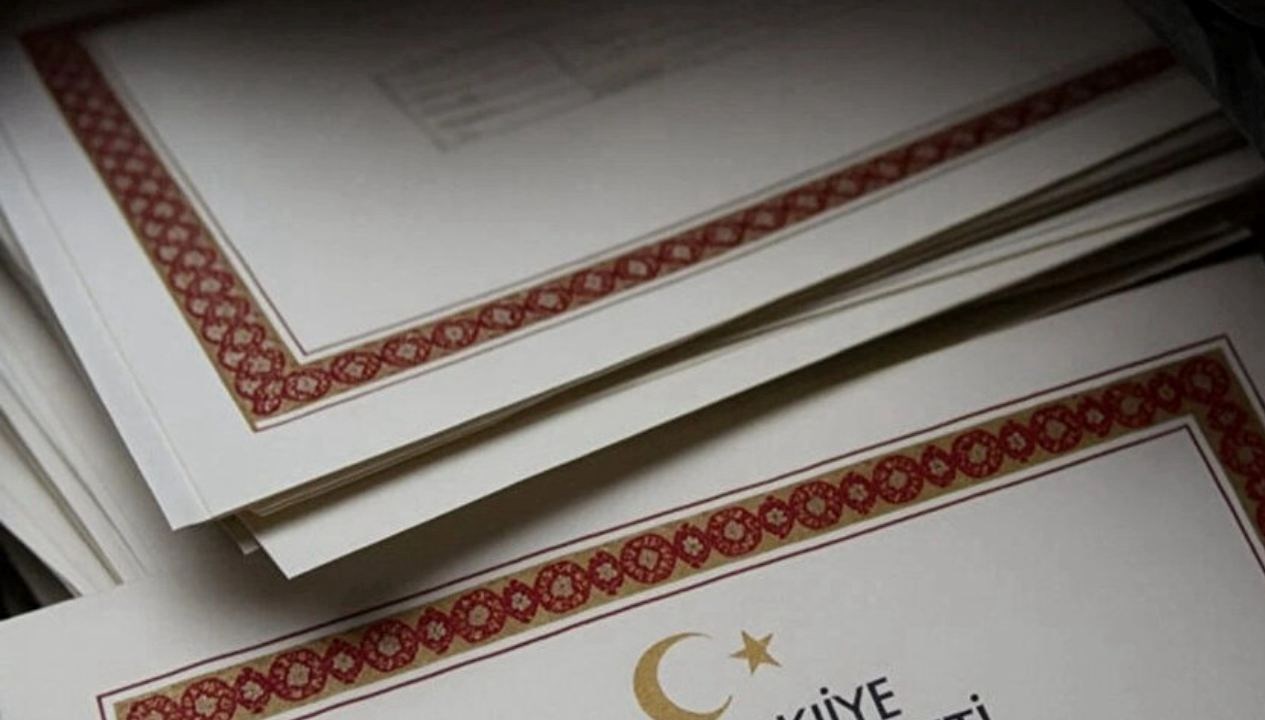 sahte e imza davasi tahliye edilen 5 sanik yeniden tutuklandi BSZabzh5.jpg