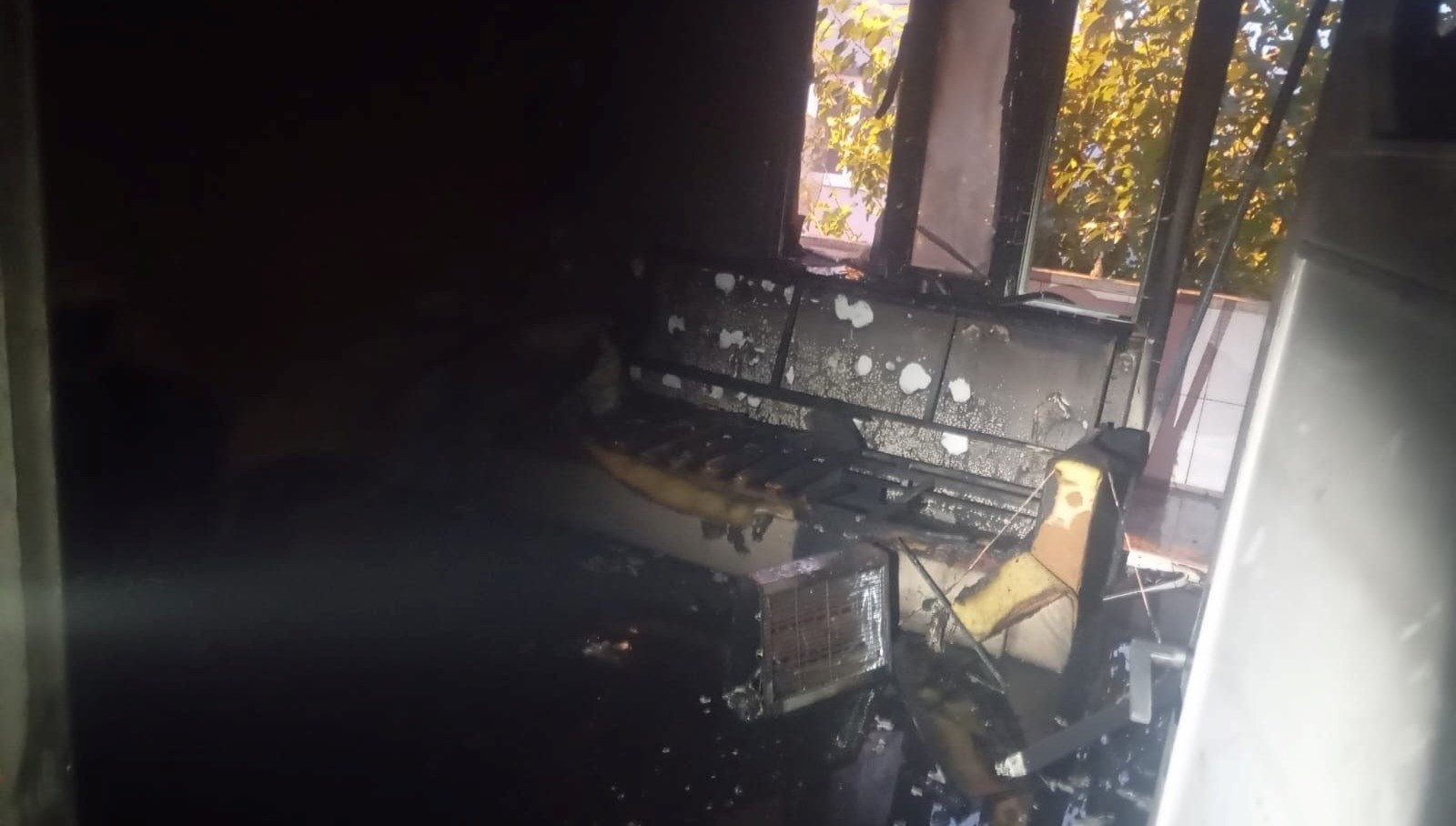 susurlukta ev yangini JNHLE4MW.jpg