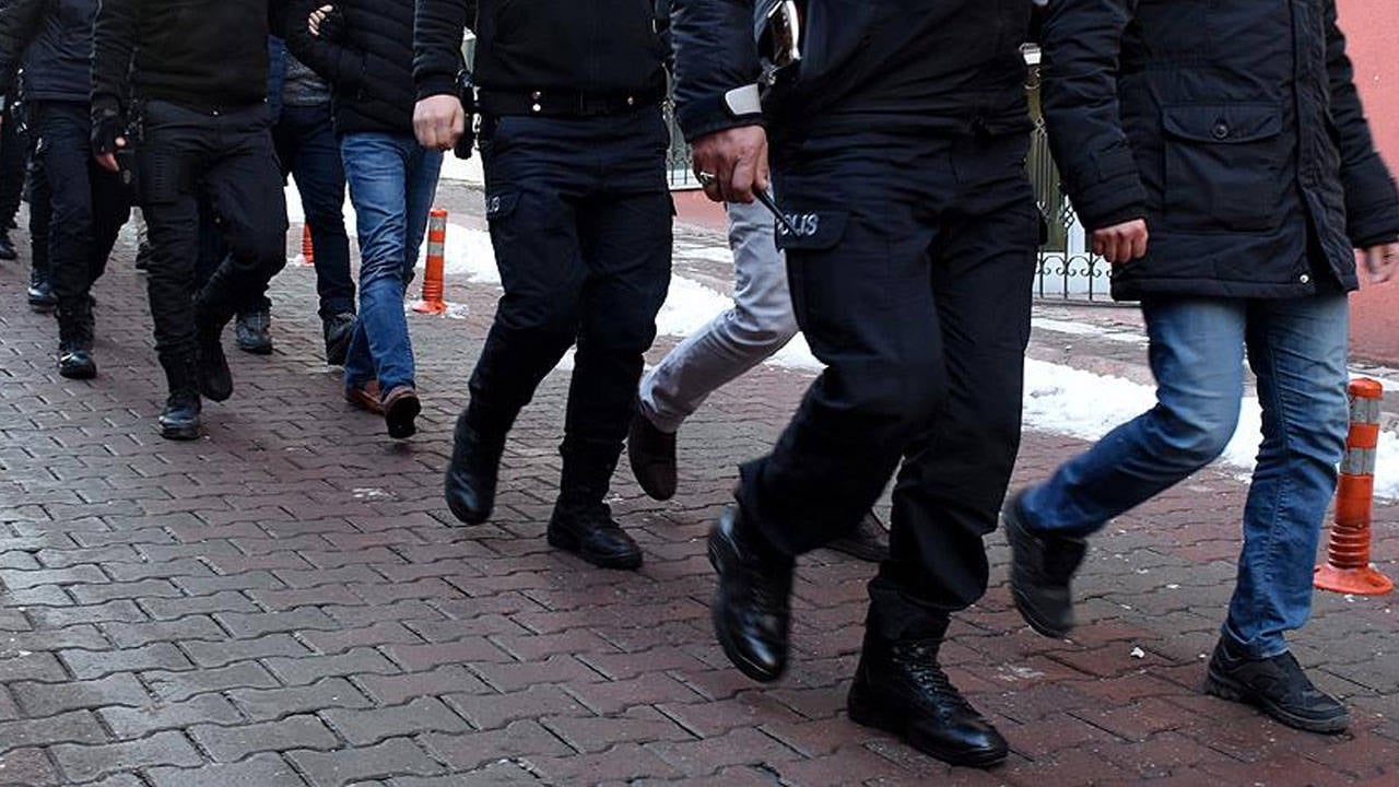 8 ilde sahte ikamet belgesi operasyonu: Çok sayıda gözaltı