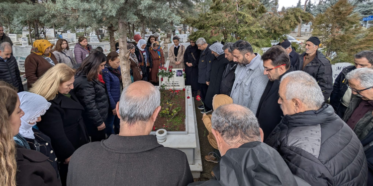 Cizre’de katledilen Şervan Bakır mezarı başında anıldı – Politika Haber