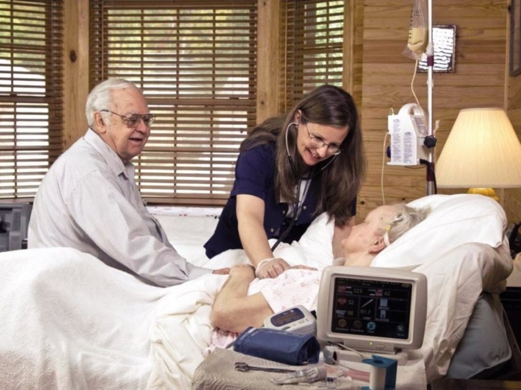 Evde Sağlık Teknolojileri İle Duvarsız Hastaneler