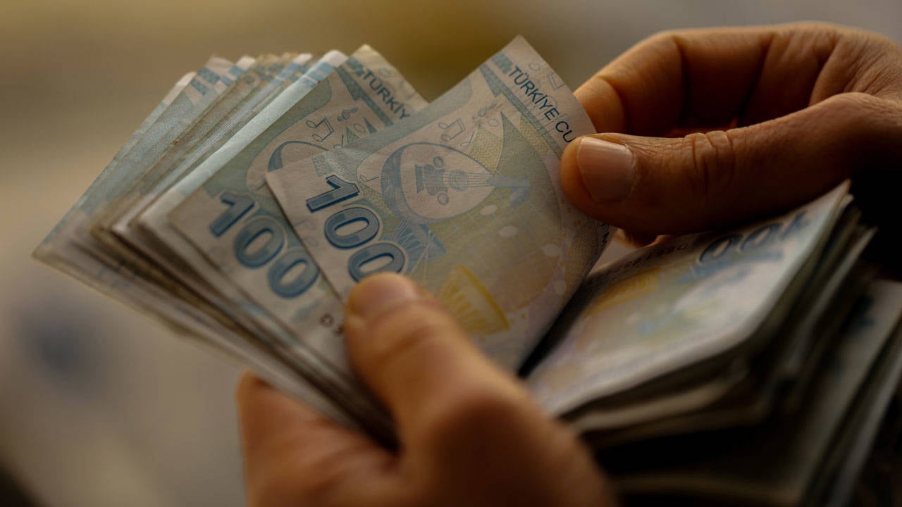 Milyonları ilgilendiren düzenleme: Emekli aylıkları yeniden şekilleniyor