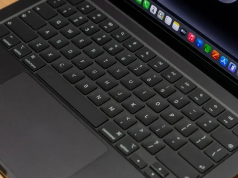 Yeni MacBook Pro Ekranında Korkunç Hata