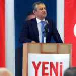 Son dakika ozgur ozel yeni parti rozetiyle ilk kez halk tv canli yayininda 1OOItyHh